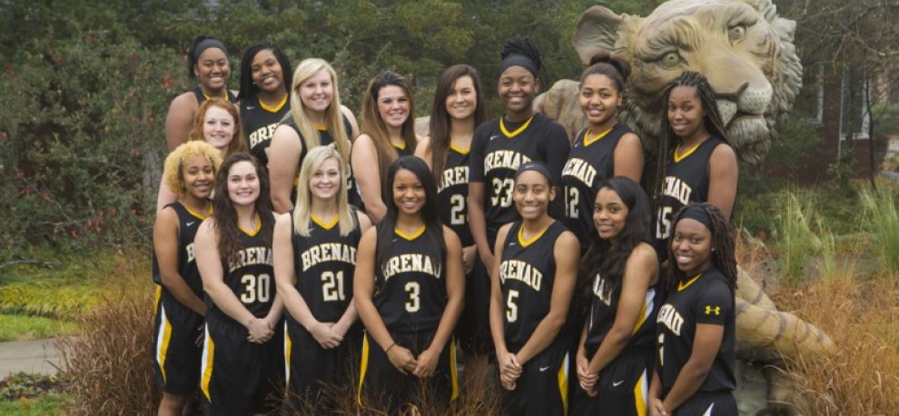 Basketball Players Receive SSAC Postseason Honors