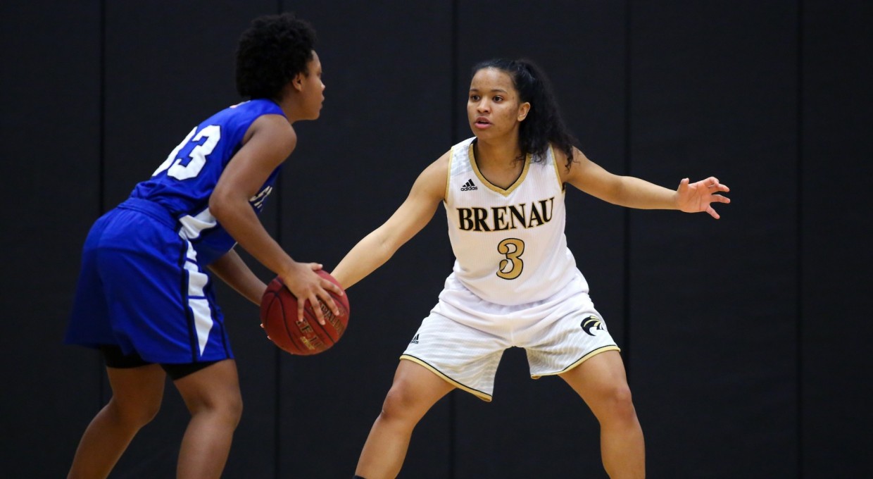 Basketball Falls in AAC Tournament; Ends Record Breaking Season