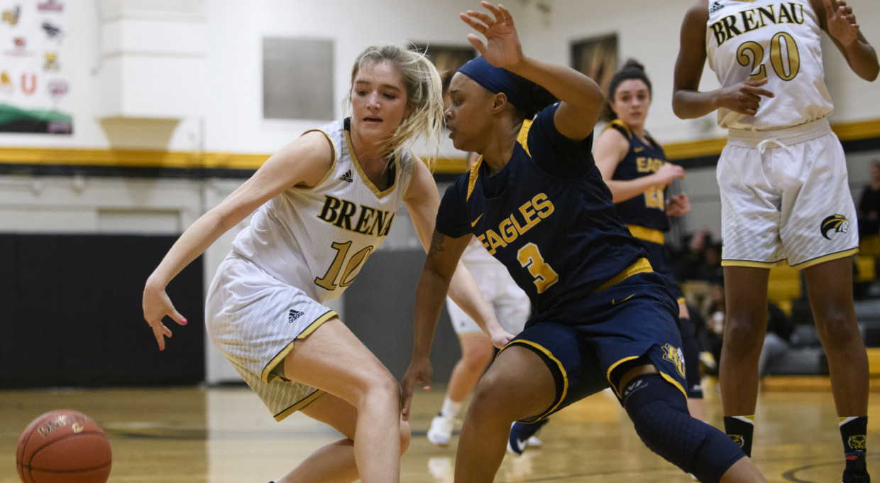 Point Edges Past Basketball 61-56 in AAC Competition