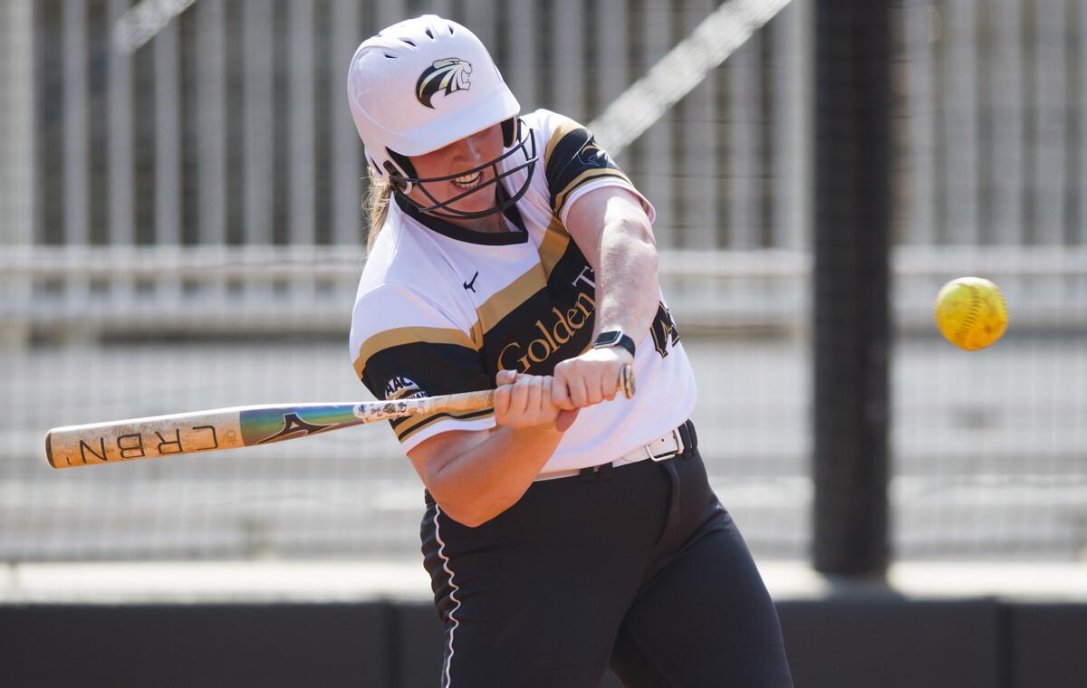 Softball Defeats #2 Bryan; Advances to take on #6 Tennessee Wesleyan